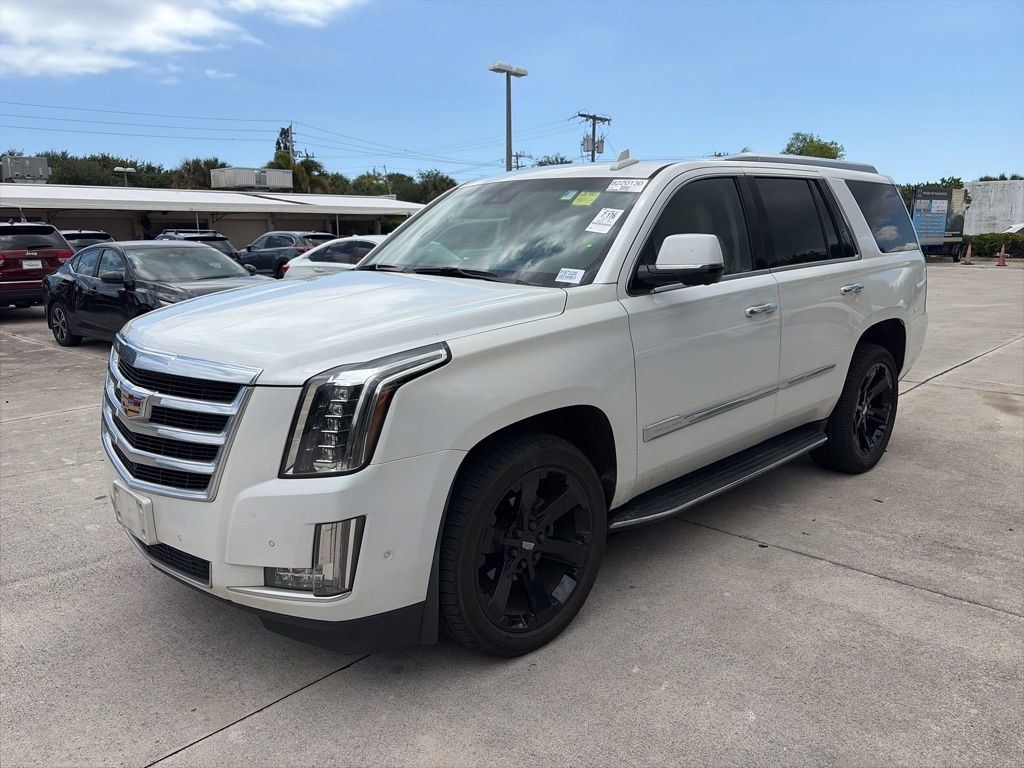 Used 2018 Cadillac Escalade Luxury AWD/4WD image 7