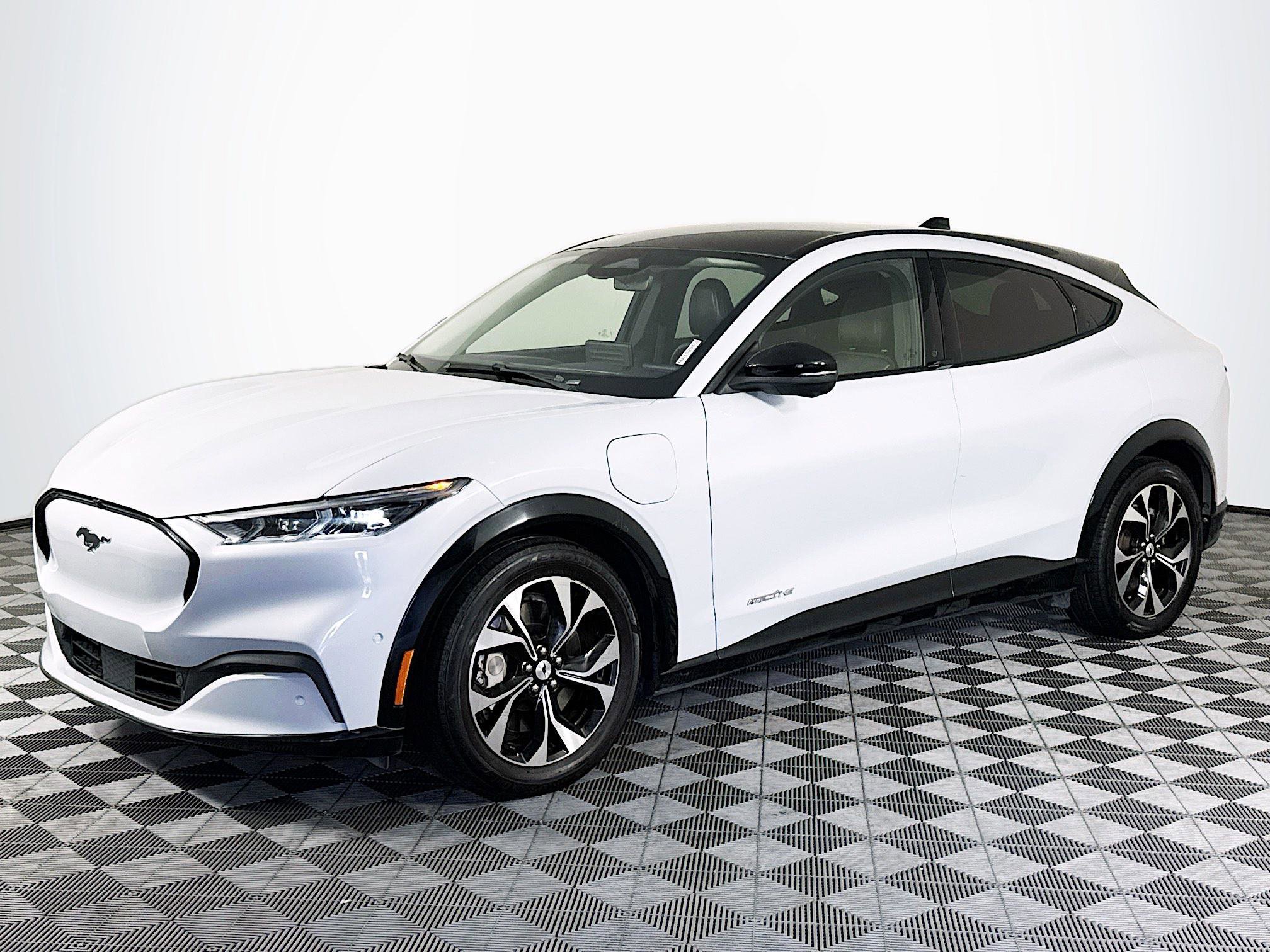 Used 2021 Ford Mustang Mach-E Premium image 4