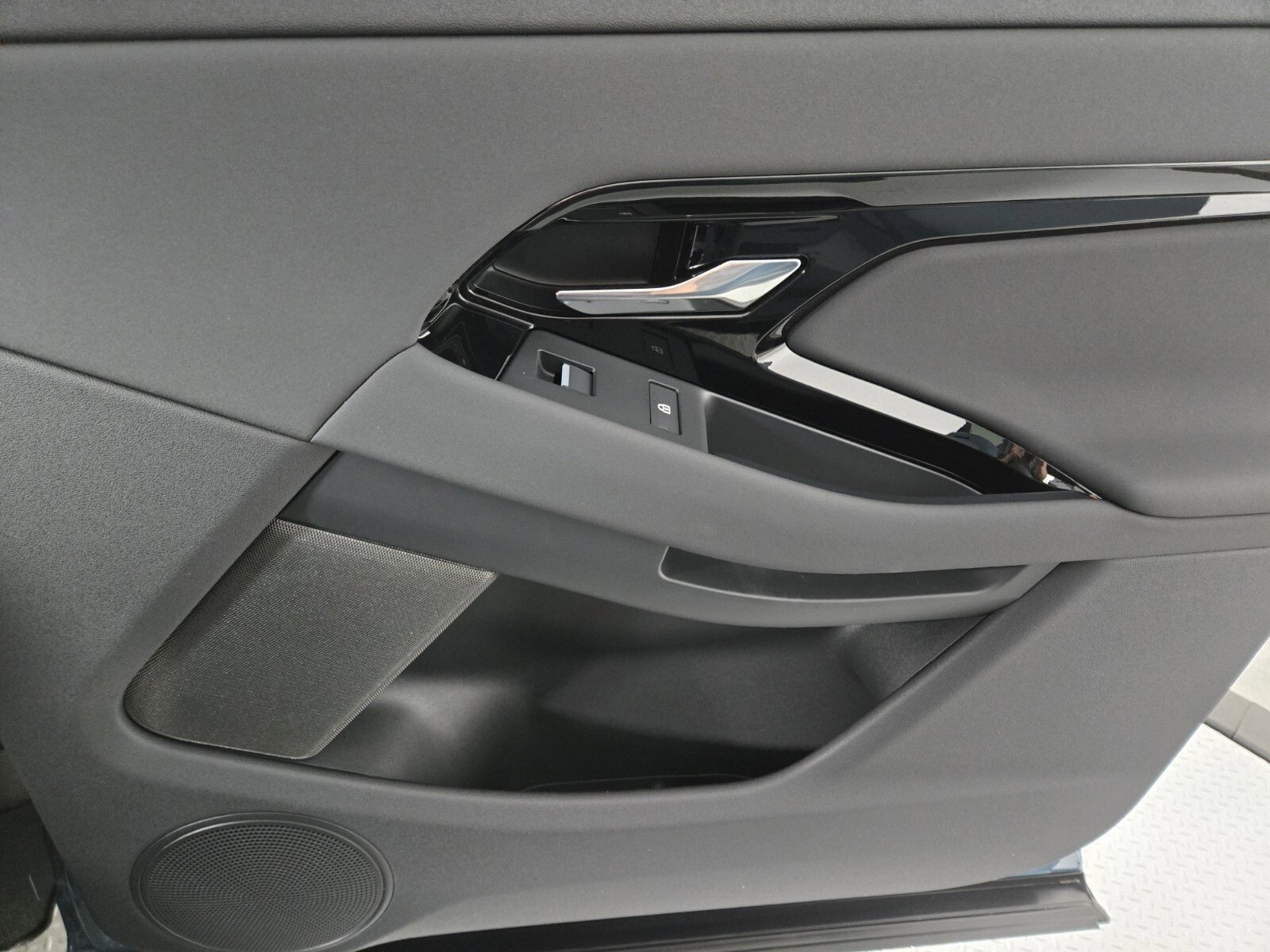 New 2026 Land Rover Range Rover Evoque Dynamic SE image 20