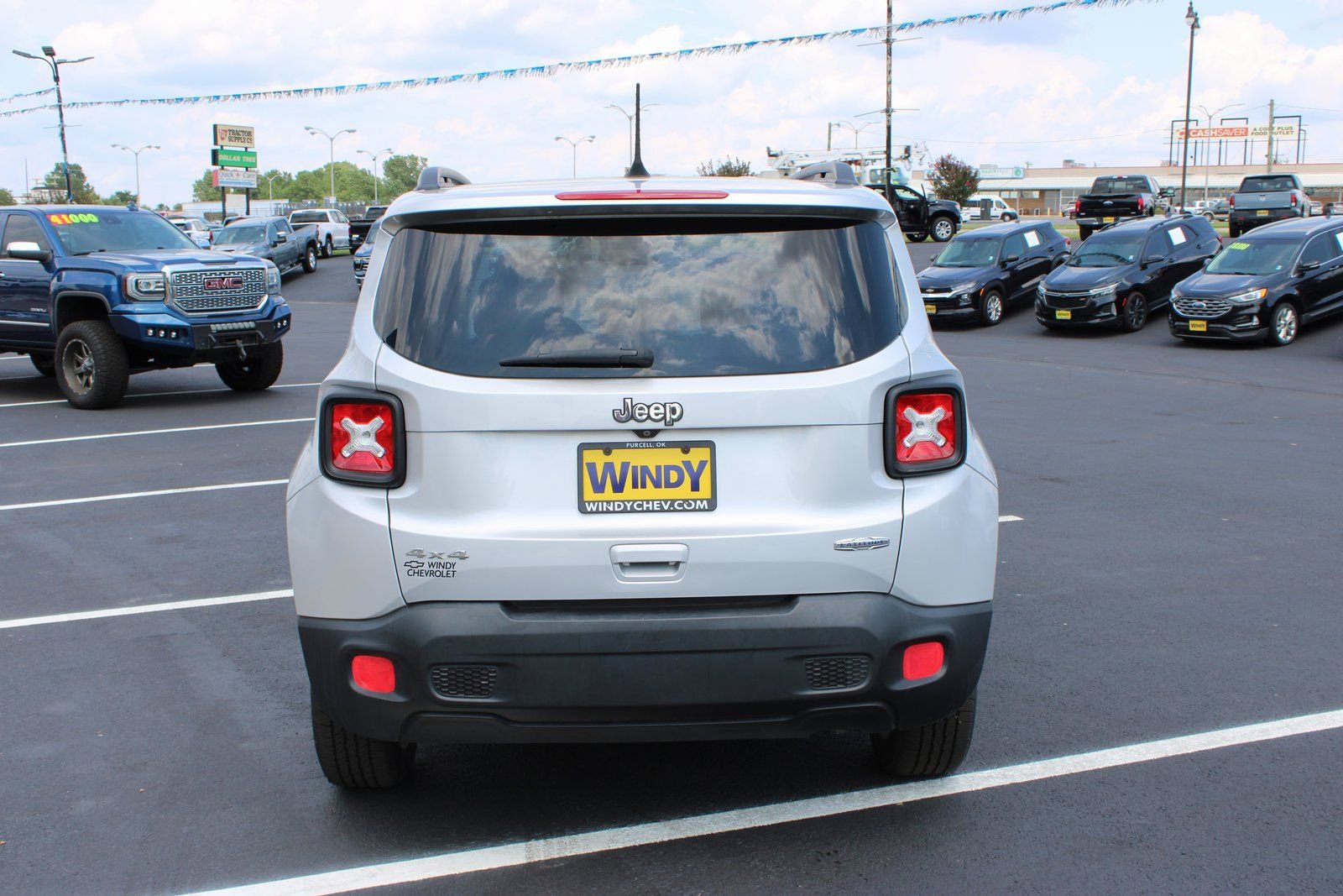 Used 2018 Jeep Renegade Latitude w/ Cold Weather Group AWD/4WD image 7