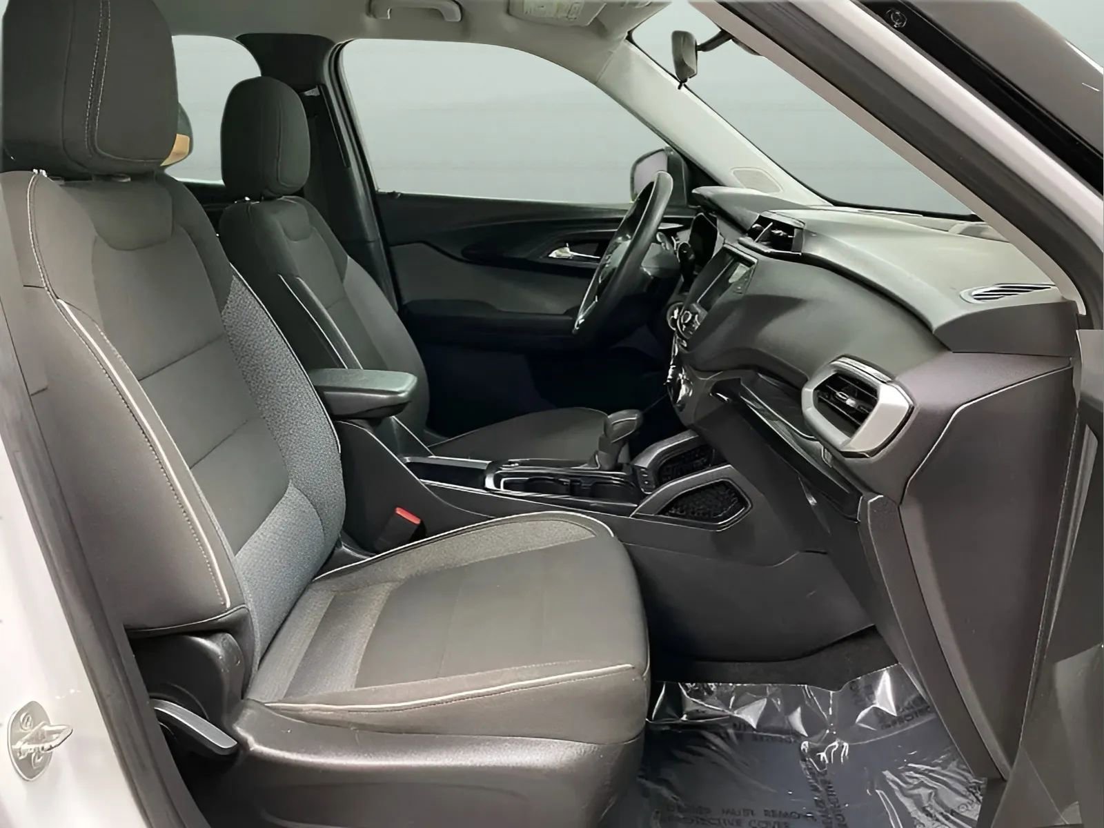 Used 2021 Chevrolet TrailBlazer LS FWD image 14