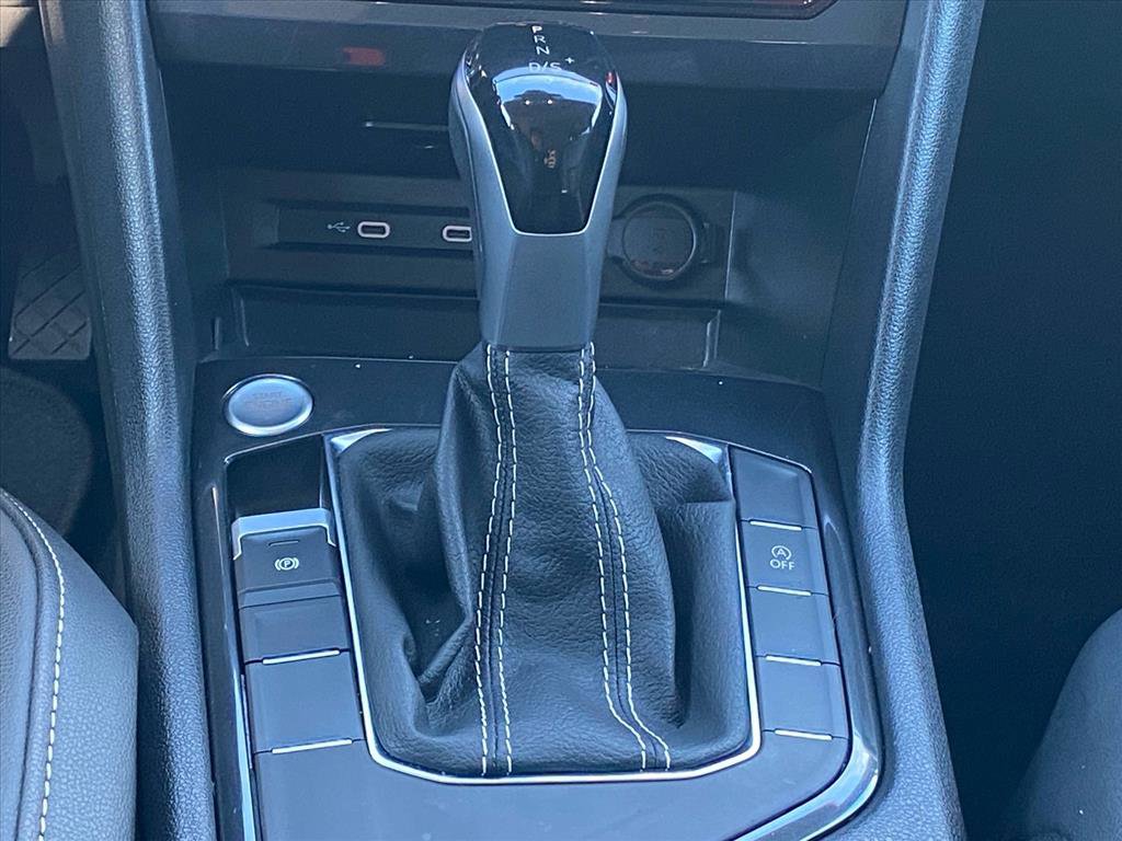 Certified 2024 Volkswagen Tiguan SE image 8