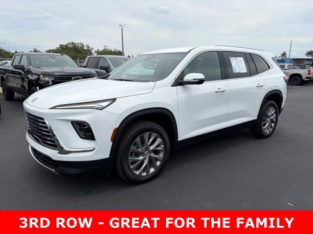 Used 2025 Buick Enclave Preferred FWD image 3