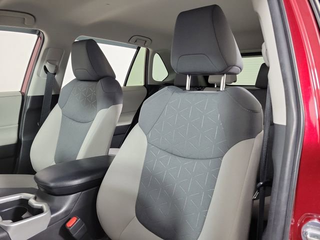 Used 2021 Toyota RAV4 XLE AWD/4WD image 20