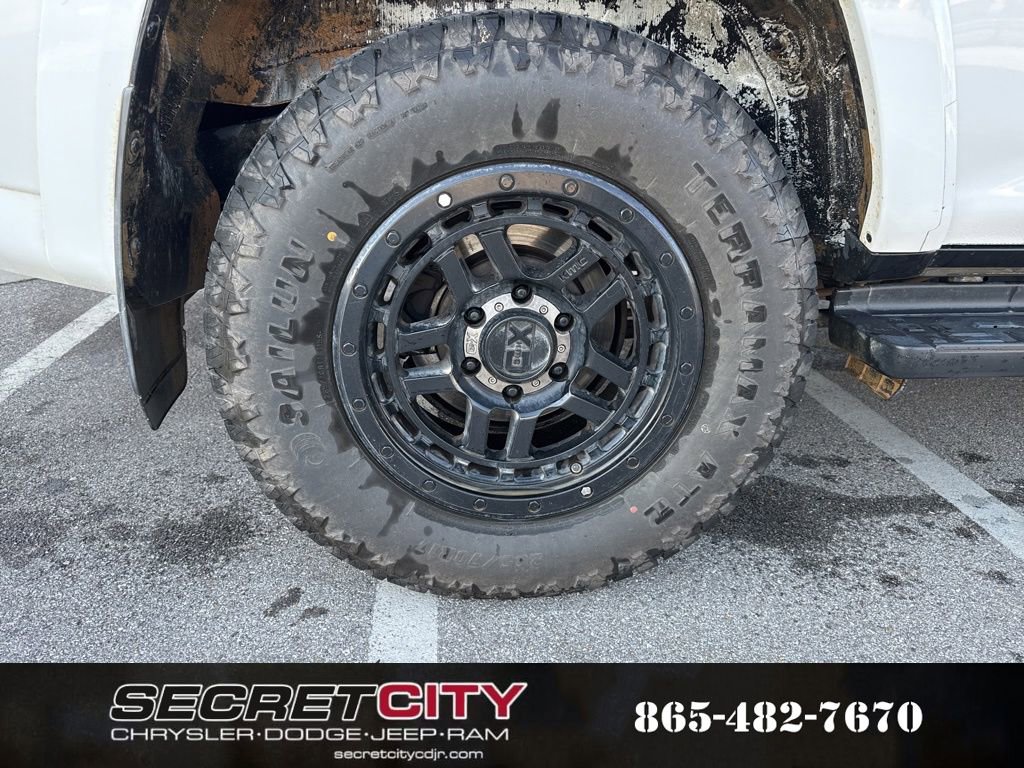 Used 2018 Toyota 4Runner SR5 image 16