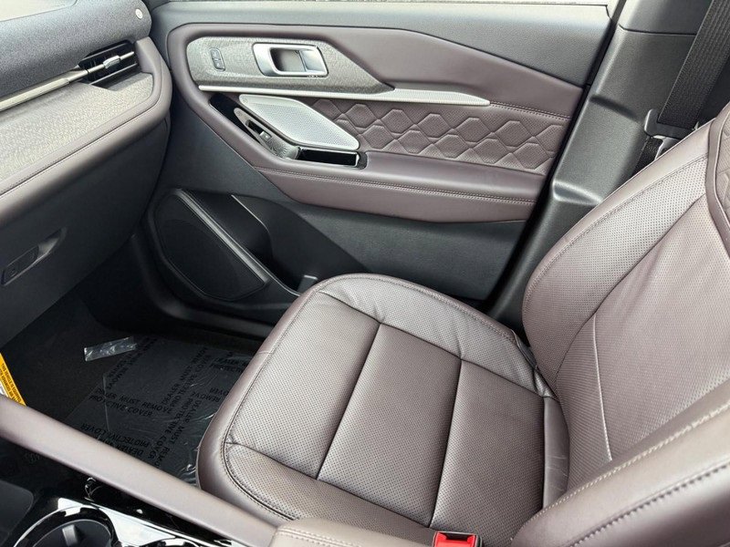 New 2026 Ford Explorer Platinum w/ LUX Leather Package image 19