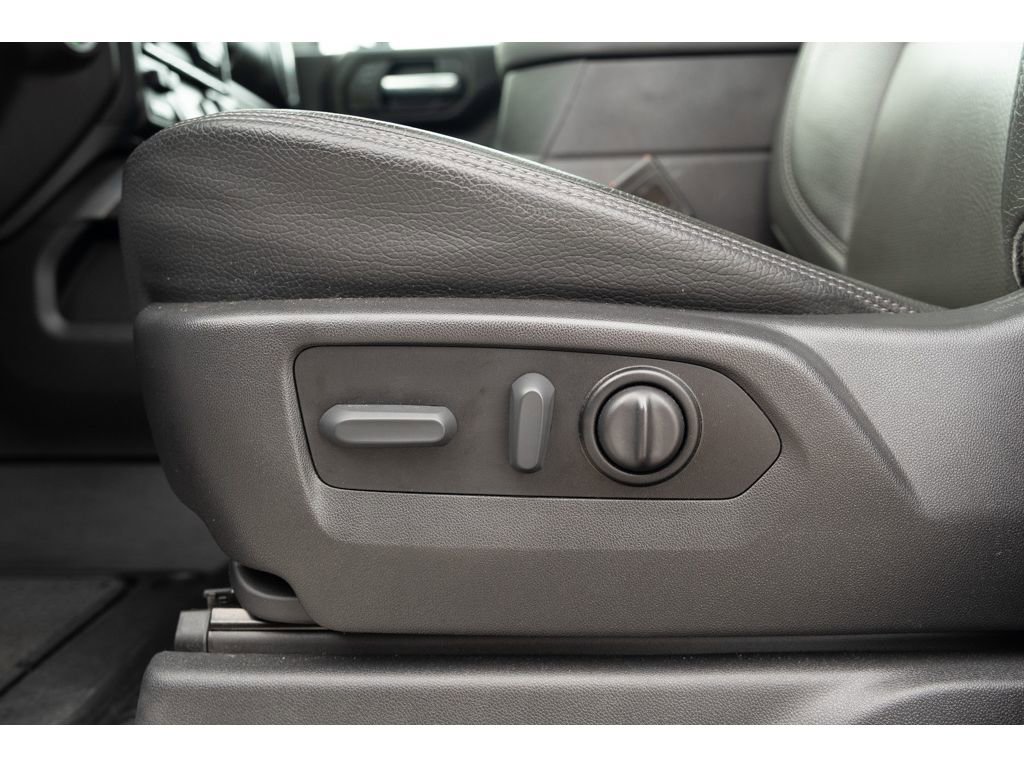 Used 2022 GMC Sierra 3500 Denali AWD/4WD image 15