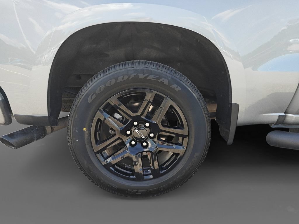 Used 2024 Chevrolet Silverado 1500 Custom w/ Rally Edition AWD/4WD image 11