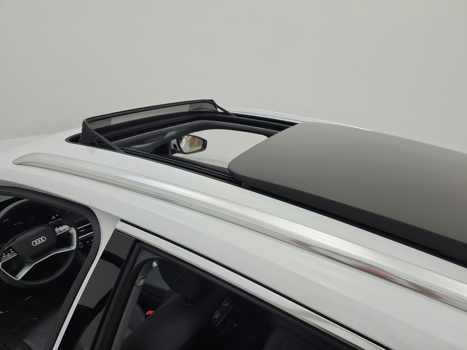 Used 2025 Audi Q5 Premium Plus w/ Premium Plus AWD/4WD image 11