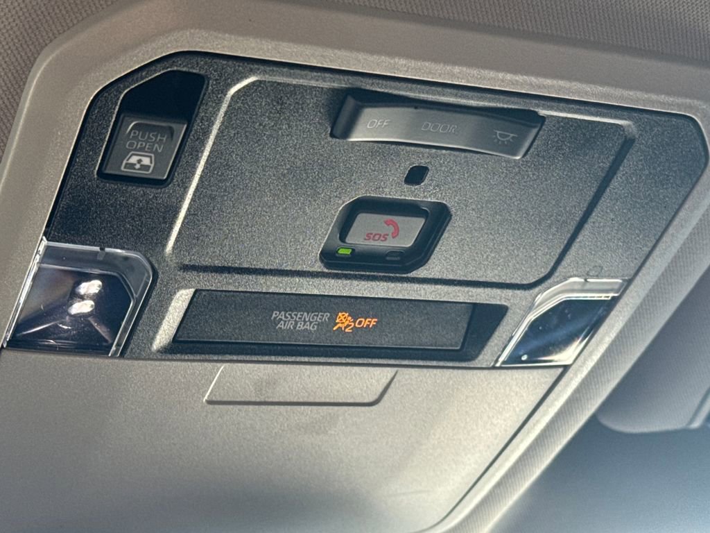 Used 2023 Toyota Tundra Limited image 30