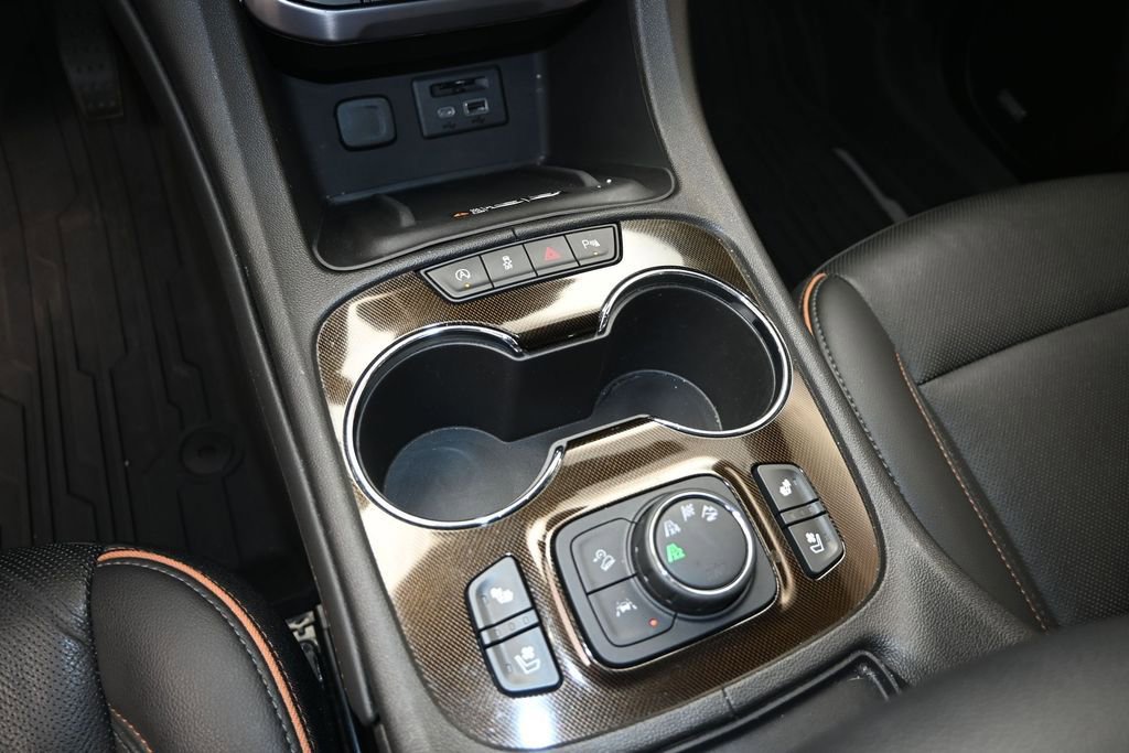 Used 2023 GMC Acadia AT4 w/ Preferred Package AWD/4WD image 22