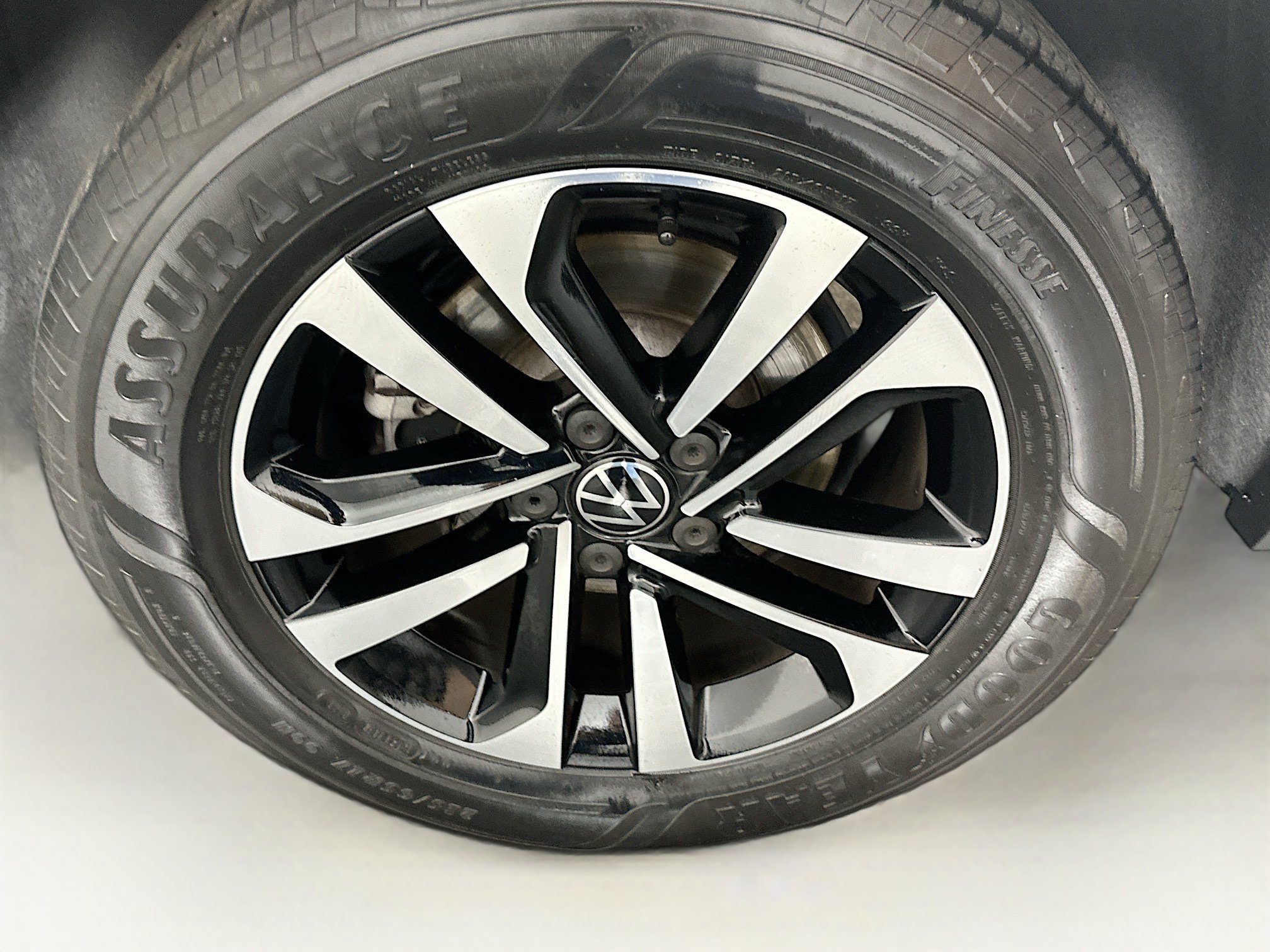 Used 2023 Volkswagen Tiguan S FWD image 11