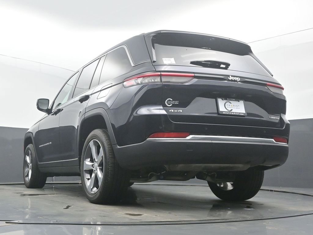 Used 2024 Jeep Grand Cherokee Limited w/ Luxury Tech Group II image 49