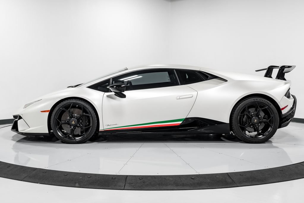 Used 2018 Lamborghini Huracan Performante AWD/4WD image 6