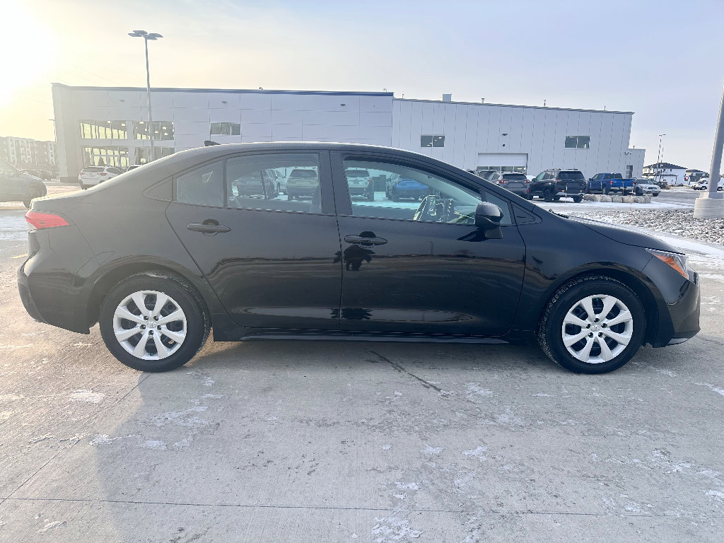 Used 2024 Toyota Corolla LE image 4