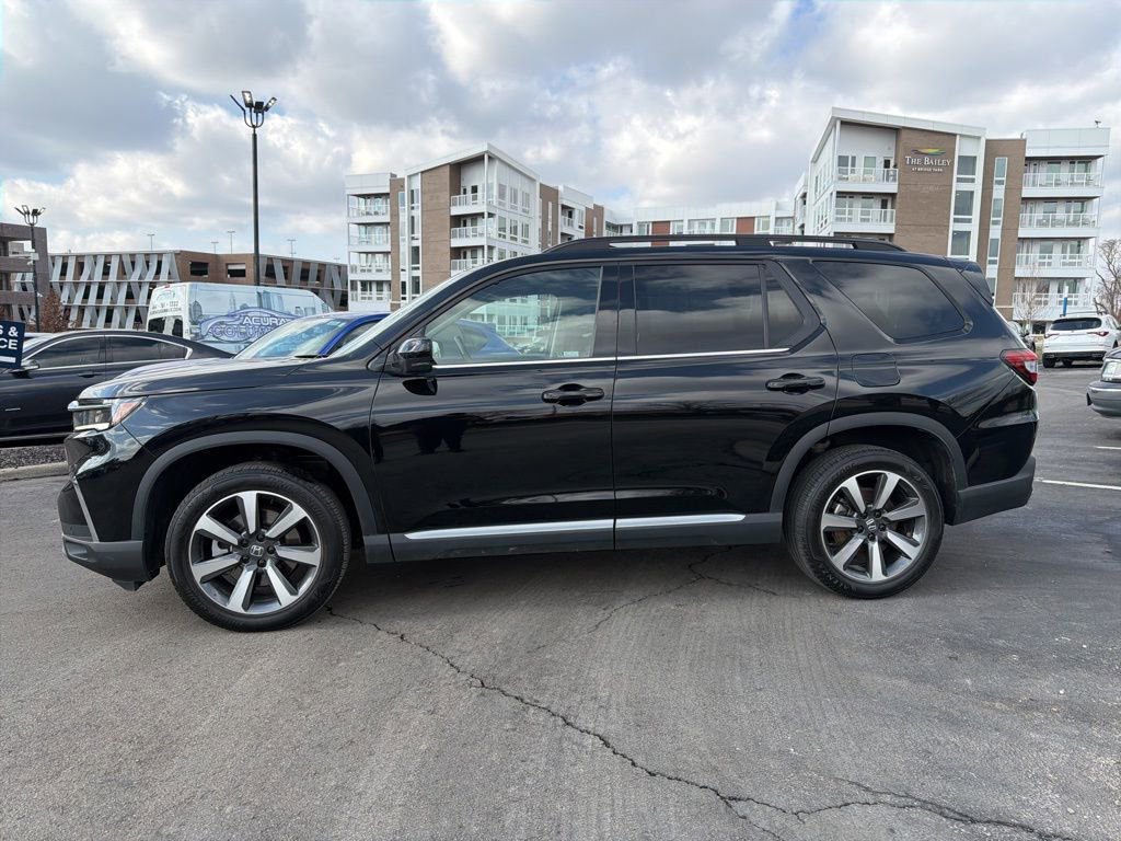 Used 2024 Honda Pilot Elite image 2