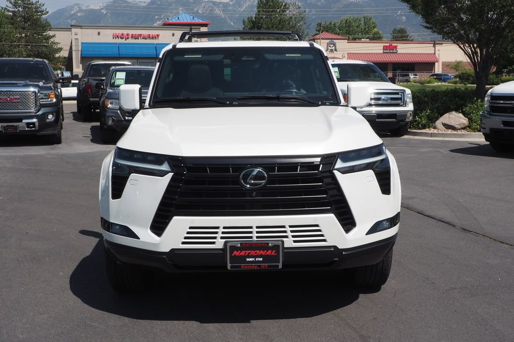 Used 2024 Lexus GX 550 w/ Cold Area Package AWD/4WD image 2