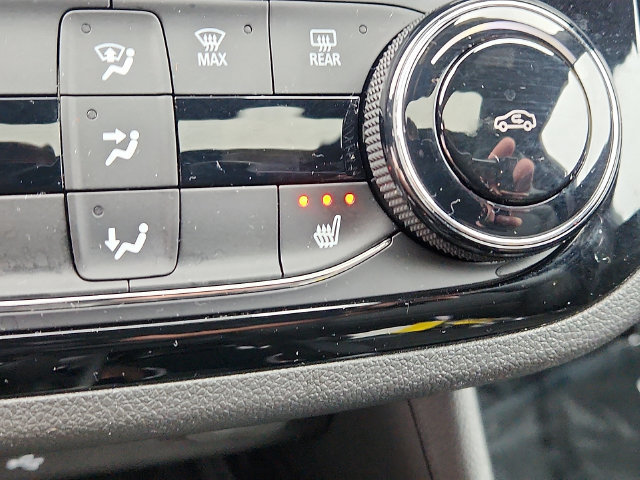 Used 2025 Buick Envista Sport Touring w/ Convenience I Package FWD image 23