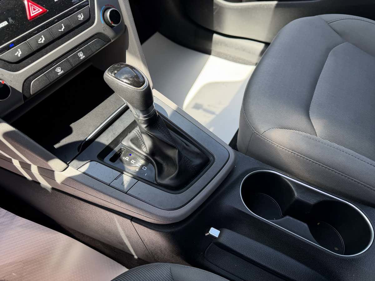 Used 2018 Hyundai Elantra SEL w/ Winter Weather Package FWD image 23