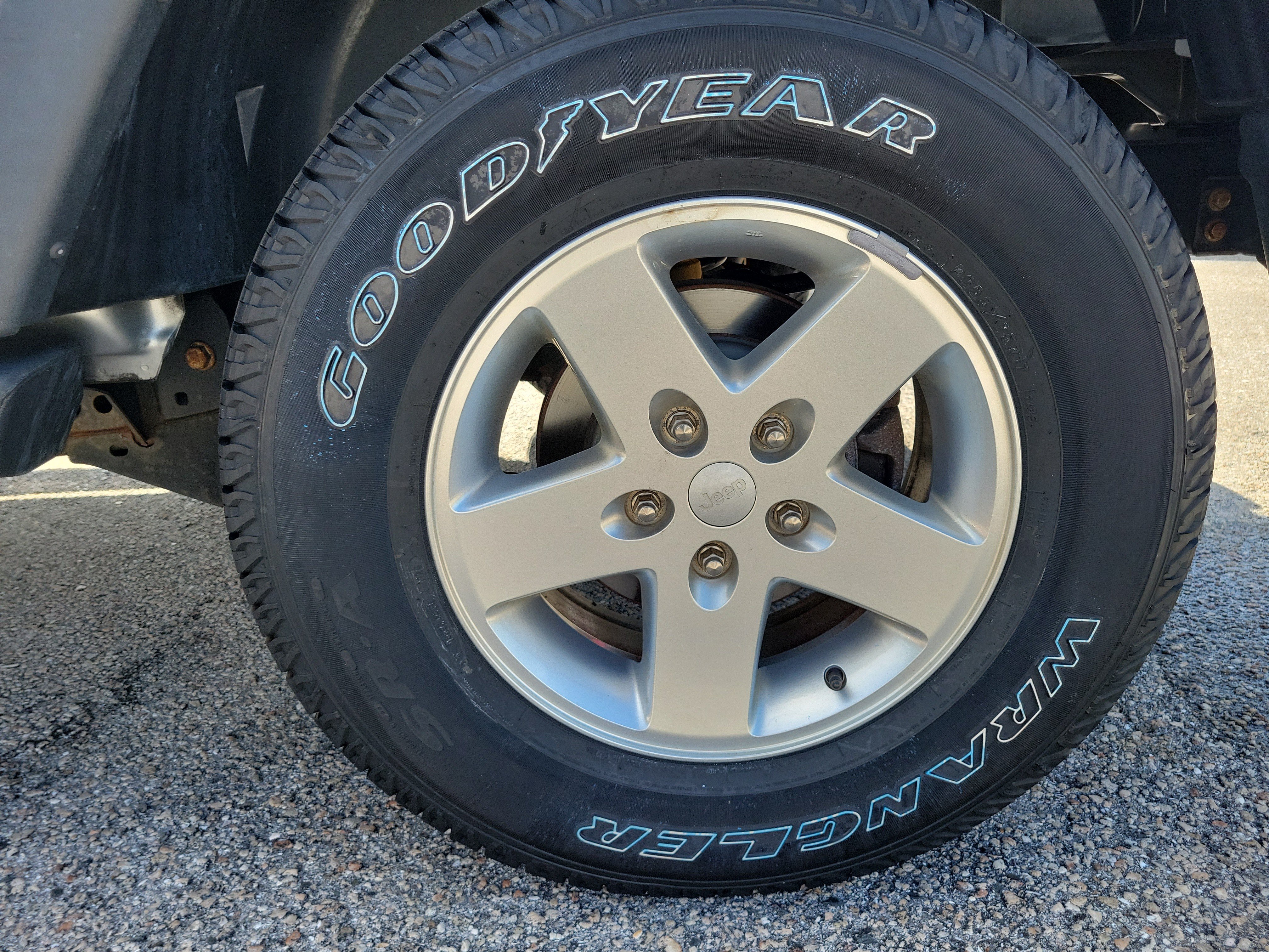 Used 2015 Jeep Wrangler Sport w/ Quick Order Package 24S AWD/4WD image 8
