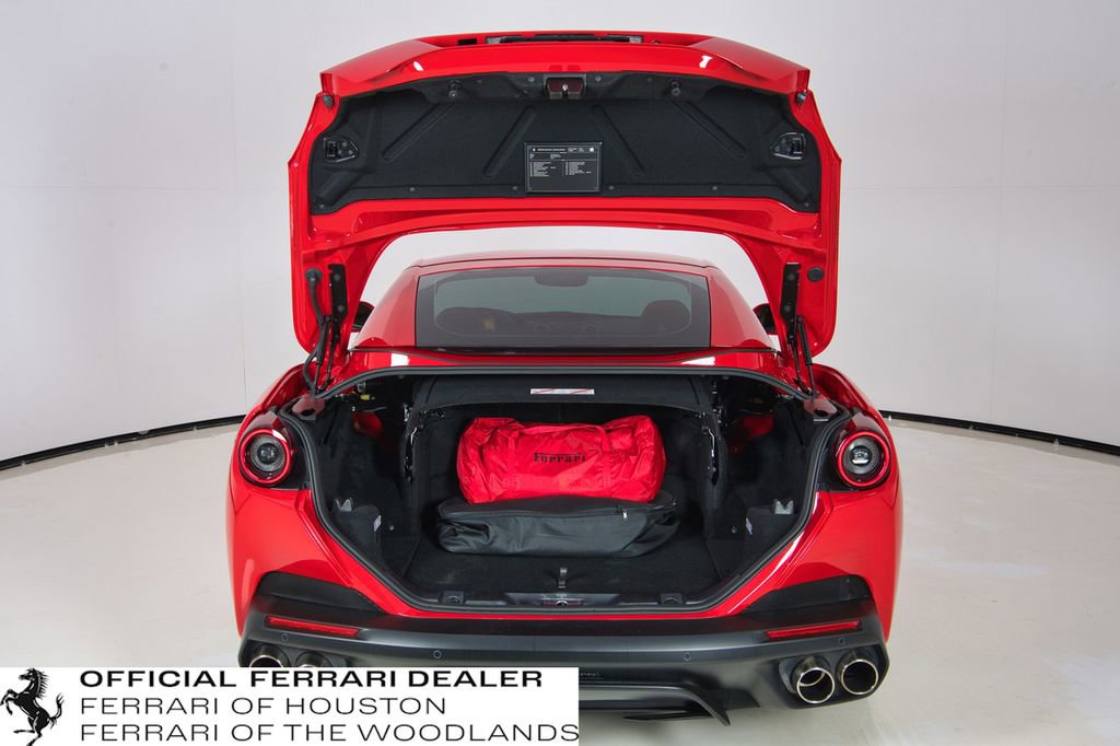 Used 2019 Ferrari Portofino image 32