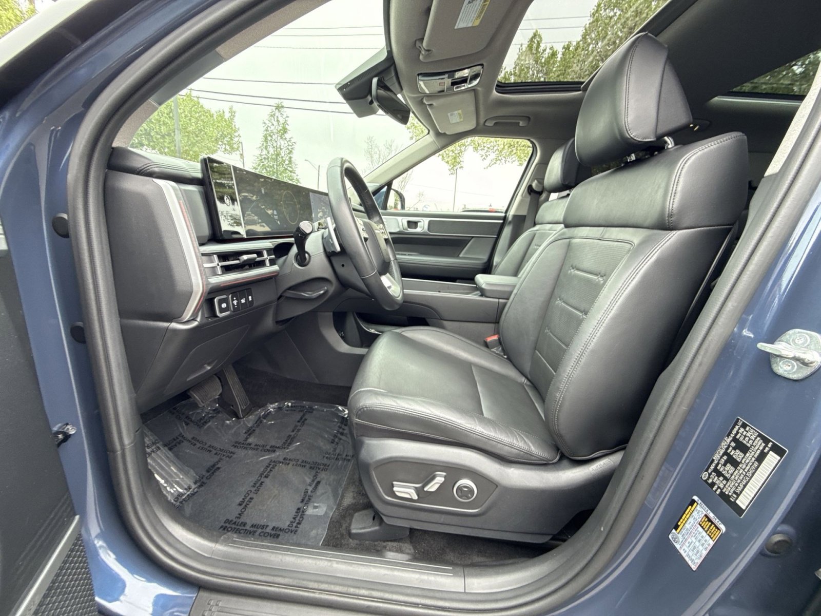 Certified 2025 Hyundai Santa Fe Limited image 13
