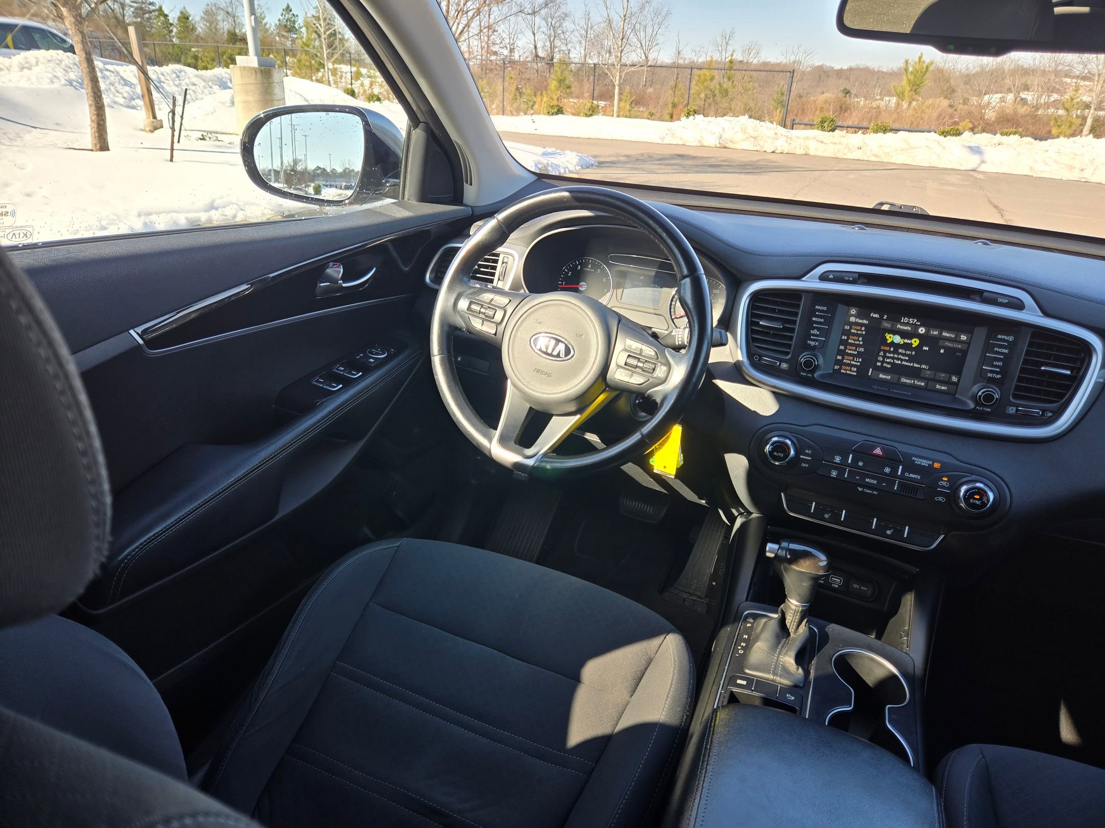 Used 2017 Kia Sorento LX w/ LX Convenience Package image 9