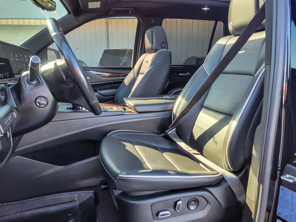 Certified 2023 Cadillac Escalade Premium Luxury w/ LPO, Radiant Package image 8