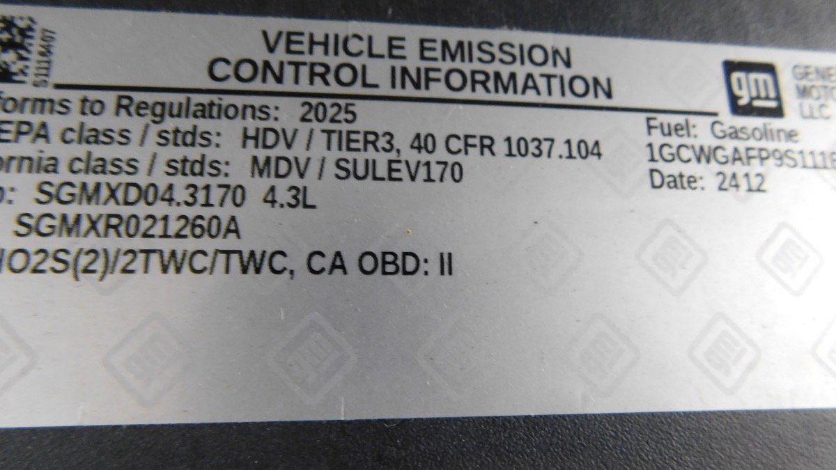 Used 2025 Chevrolet Express 2500 w/ Driver Convenience Package image 24