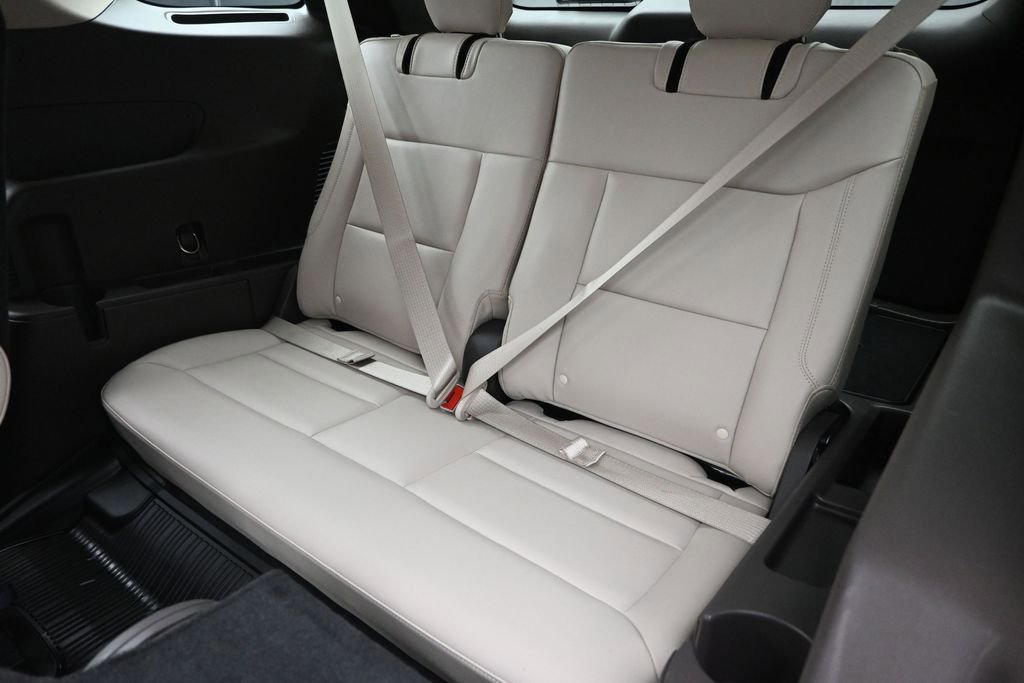 Used 2023 Ford Explorer Platinum AWD/4WD image 21