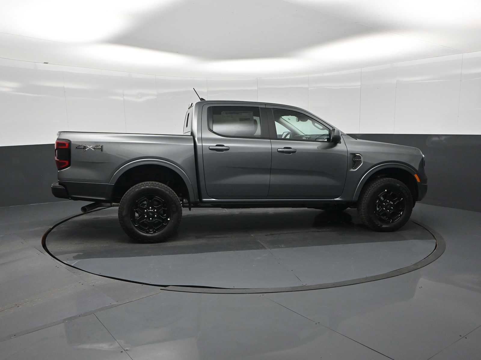 New 2026 Ford Ranger Lariat w/ Black Appearance Package image 9