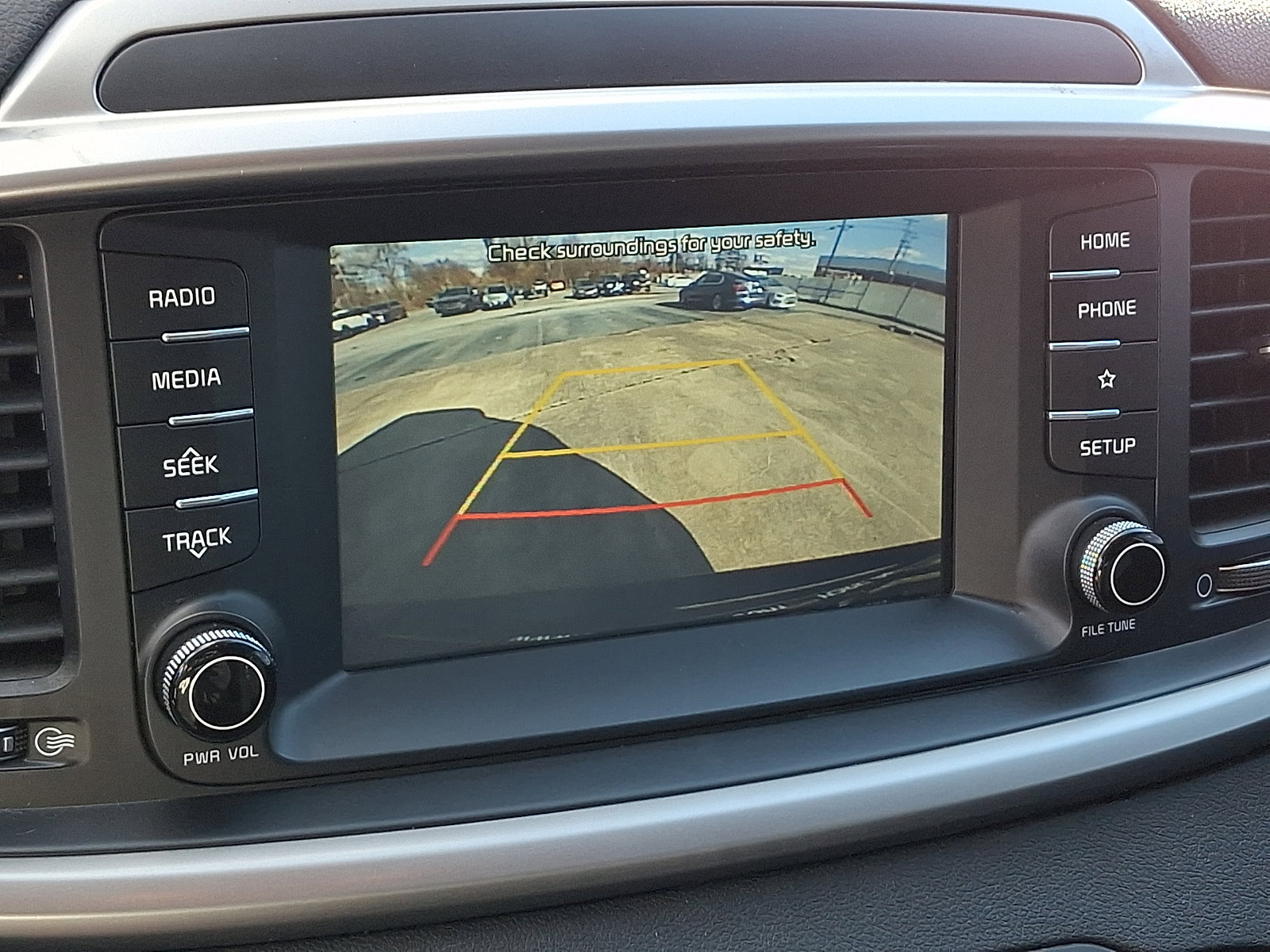 Used 2019 Kia Sorento LX image 24