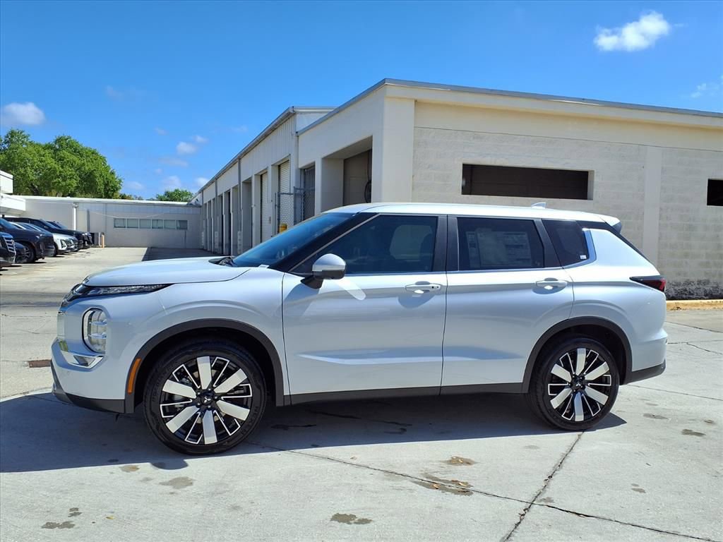 Used 2026 Mitsubishi Outlander SE FWD video 2