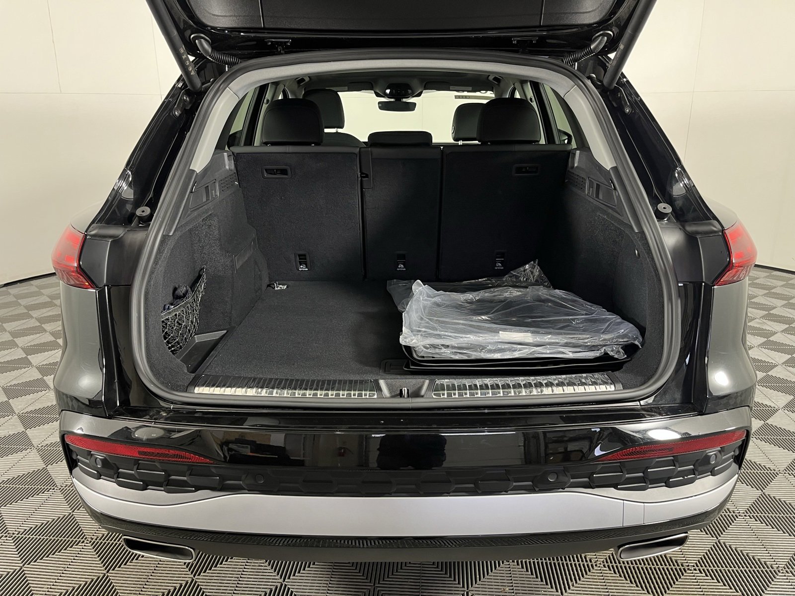 Used 2025 Audi Q5 2.0T Premium Plus w/ Premium Plus image 24