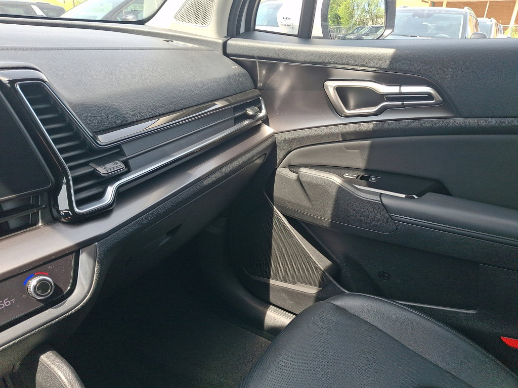 Used 2023 Kia Sportage EX FWD image 32