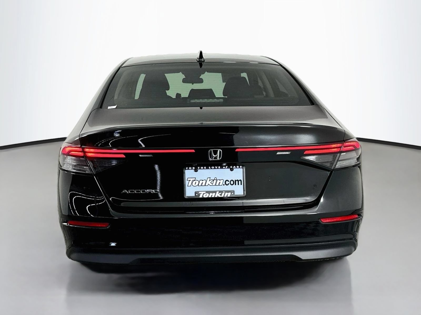 Used 2023 Honda Accord EX image 6