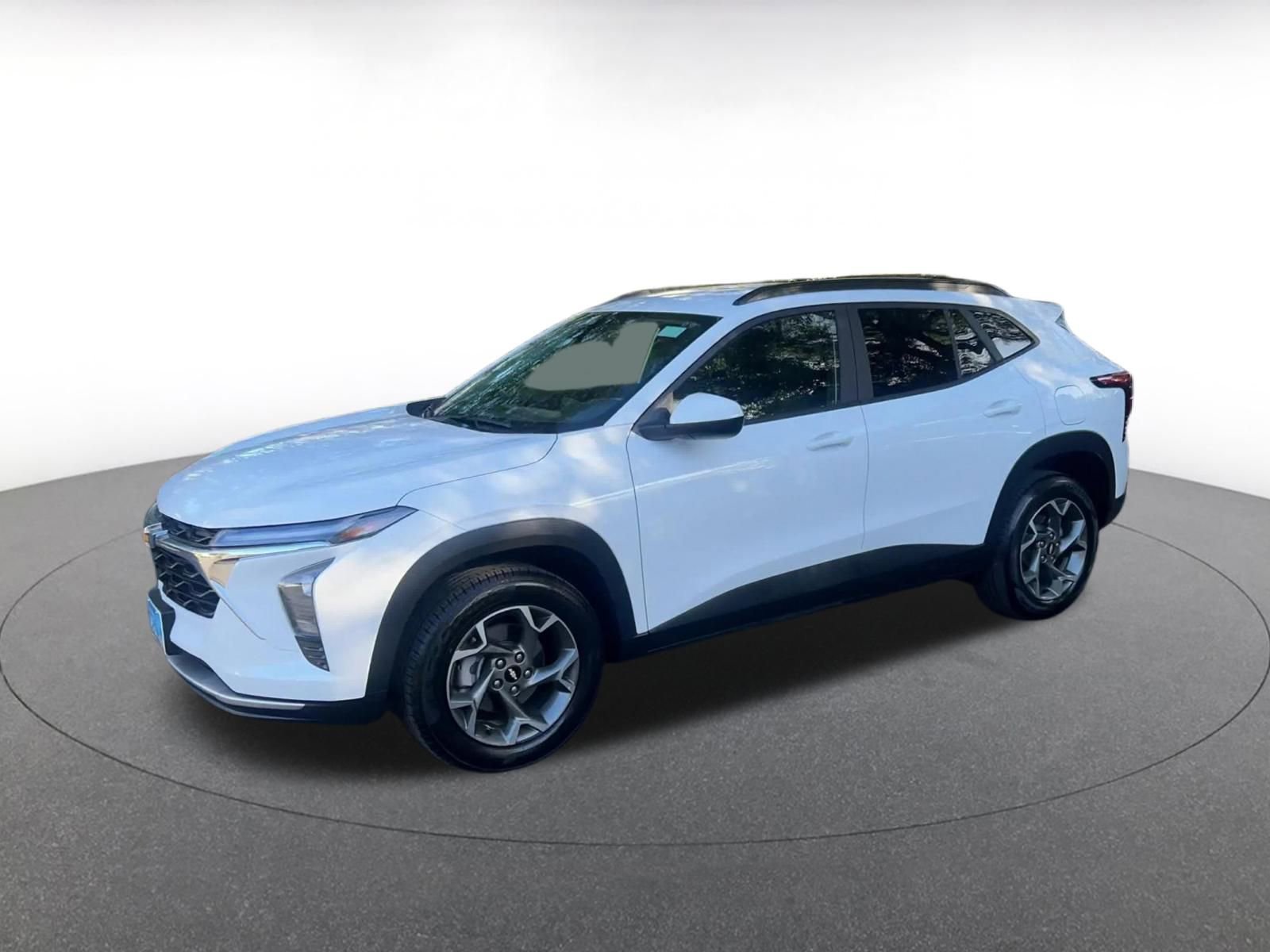 Used 2025 Chevrolet Trax LT image 8