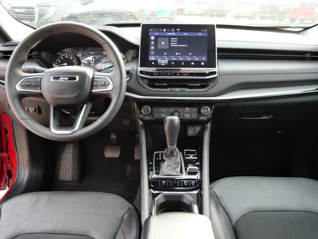 Used 2024 Jeep Compass Trailhawk AWD/4WD image 12