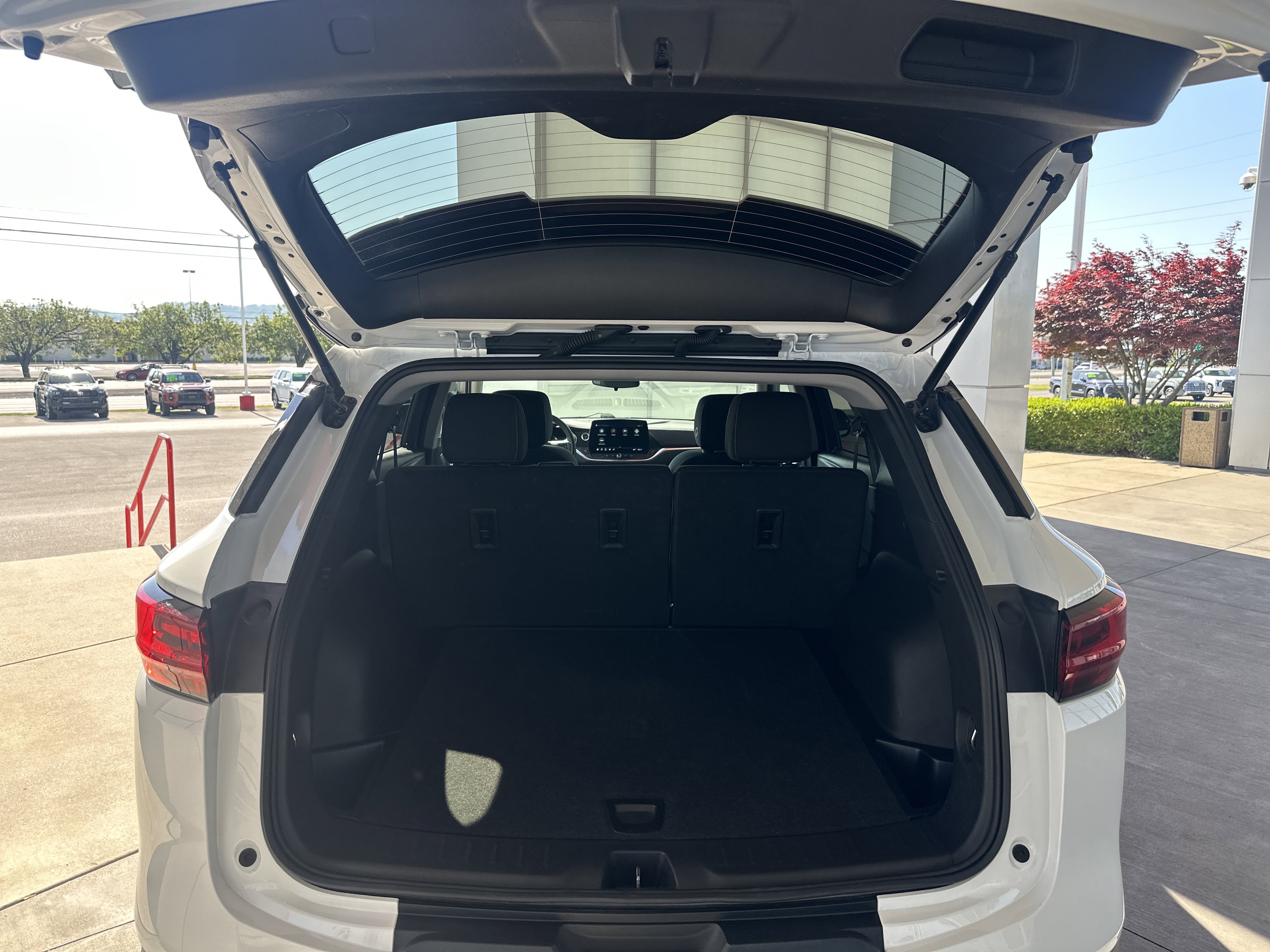 Used 2025 Chevrolet Blazer LT AWD/4WD image 16