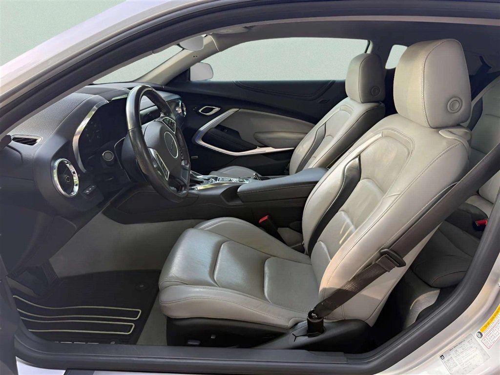 Used 2019 Chevrolet Camaro LT RWD image 10