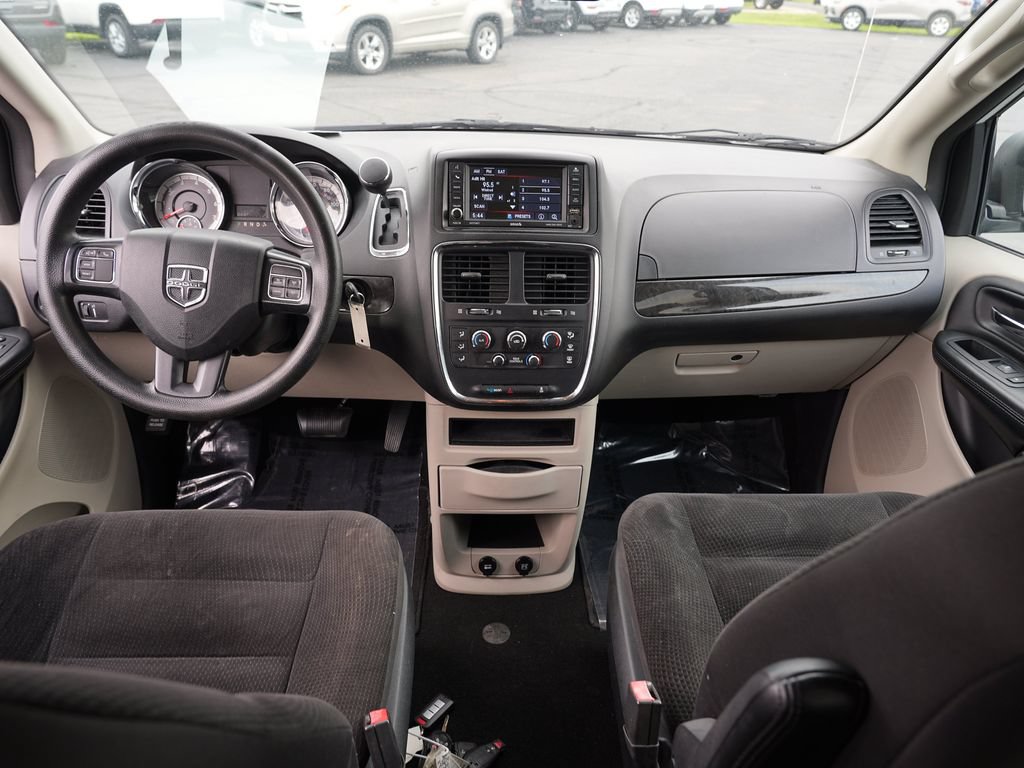 Used 2018 Dodge Grand Caravan SE w/ UConnect Hands-Free Group FWD image 22