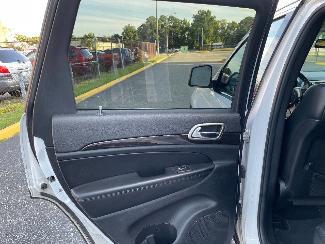 Used 2013 Jeep Grand Cherokee Laredo image 22