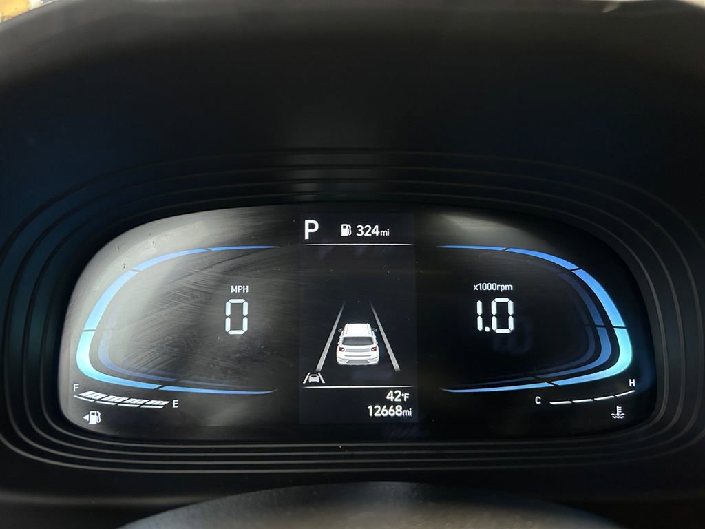 Certified 2025 Hyundai Venue SEL image 16