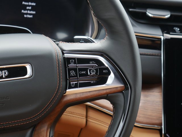 New 2025 Jeep Grand Cherokee L Summit image 14