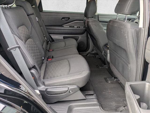 Used 2023 Nissan Pathfinder SV w/ Black Appearance Package image 17