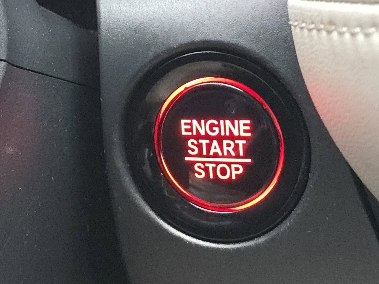 Certified 2025 Honda HR-V LX image 34