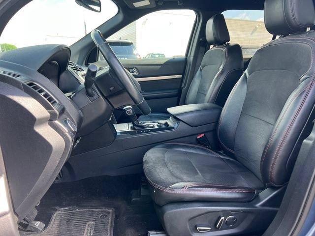 Used 2018 Ford Explorer XLT w/ Equipment Group 202A AWD/4WD image 5