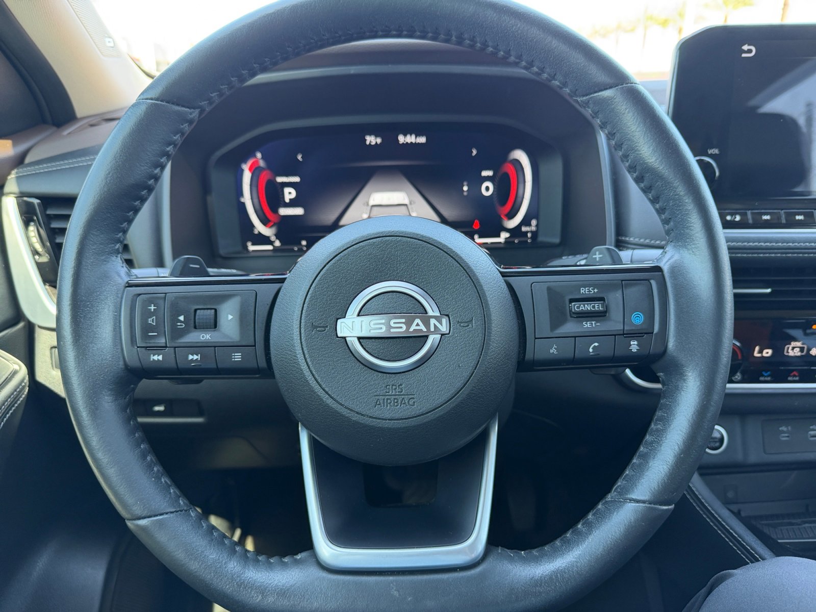 Used 2023 Nissan Rogue Platinum w/ Platinum Premium Package FWD image 9