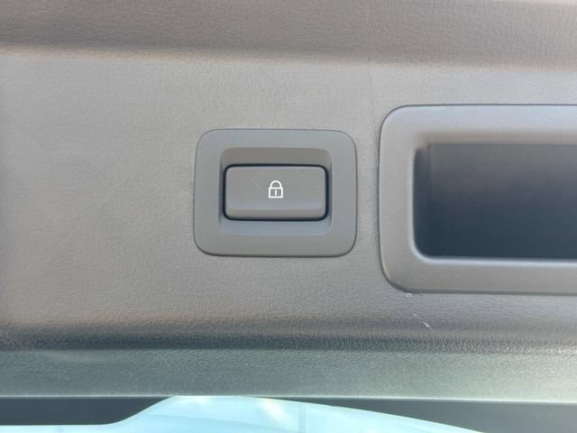 Used 2025 MAZDA CX-30 AWD 2.5 S w/ Preferred Package image 14