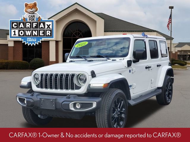 Used 2025 Jeep Wrangler Unlimited Sahara image 2